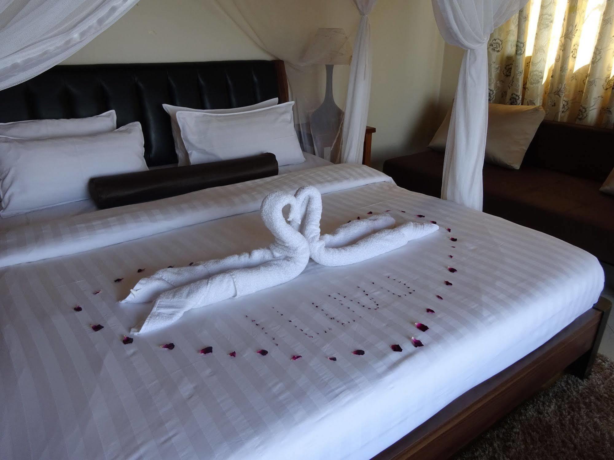 Lake Kariba Inns Siavonga Ngoại thất bức ảnh